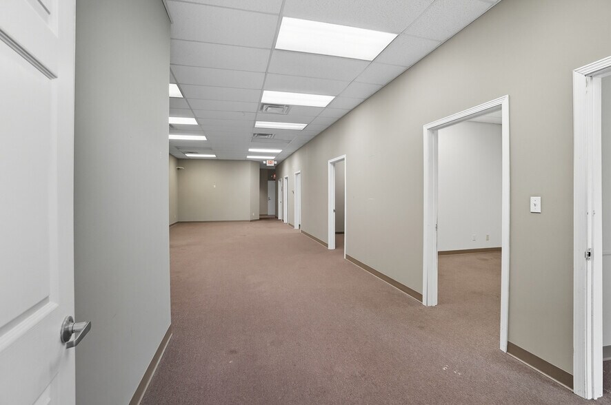 More Photos Of 1104-1124 Kemper Meadow Dr, Forest Park Storefront For Lease