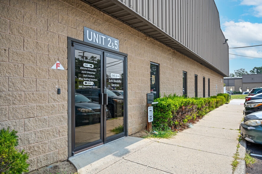 More Photos Of 1875 Swarthmore Ave, Lakewood Warehouse For Lease