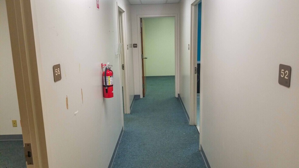 More Photos Of 1800 S Washington St, Beeville Office For Sale