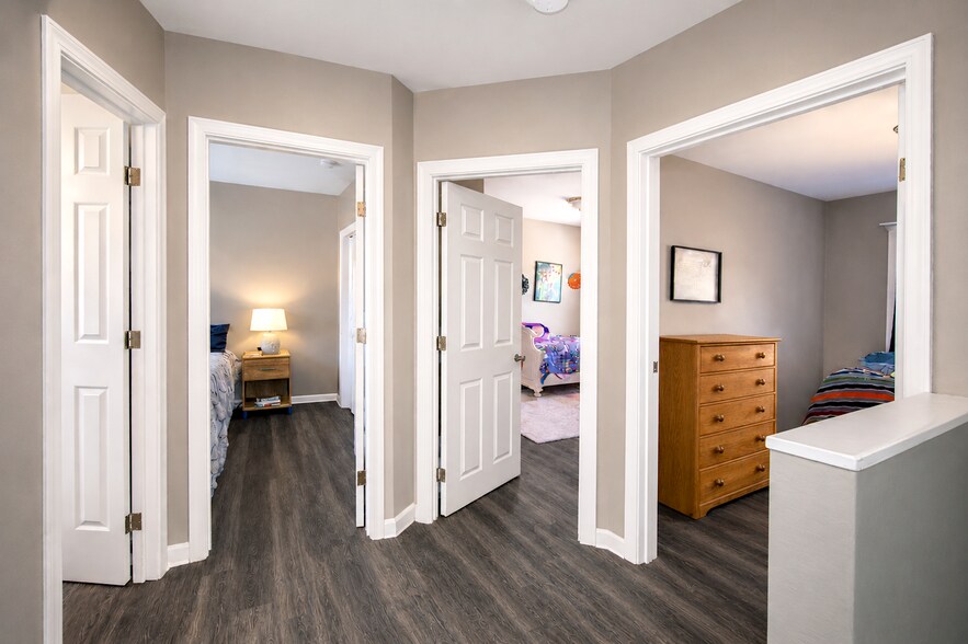 More Photos Of 25 Maynard Ct, Pontiac Apartments For Sale