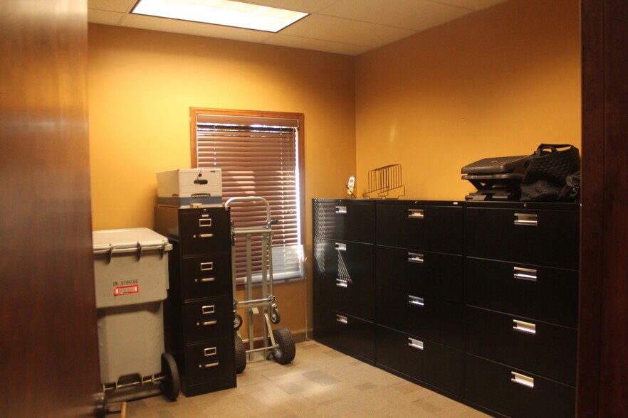 More Photos Of 1401 Financial Park, Carbondale Office For Sale