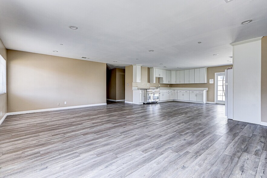 More Photos Of 2018 E La Palma Ave, Anaheim Apartments For Lease