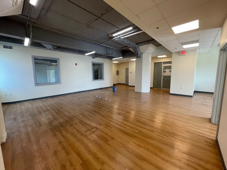 More Photos Of 222 N Expressway, Brownsville Medical For Lease