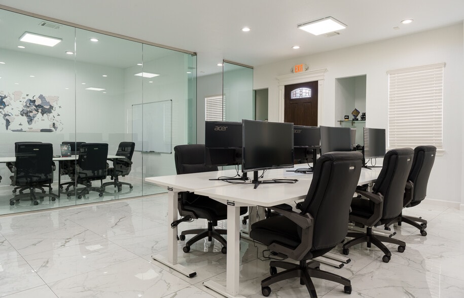 More Photos Of 12250 Queenston Blvd, Houston Office For Sale
