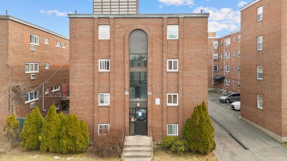 More Photos Of 36 Huntington St, Hartford Apartments For Sale