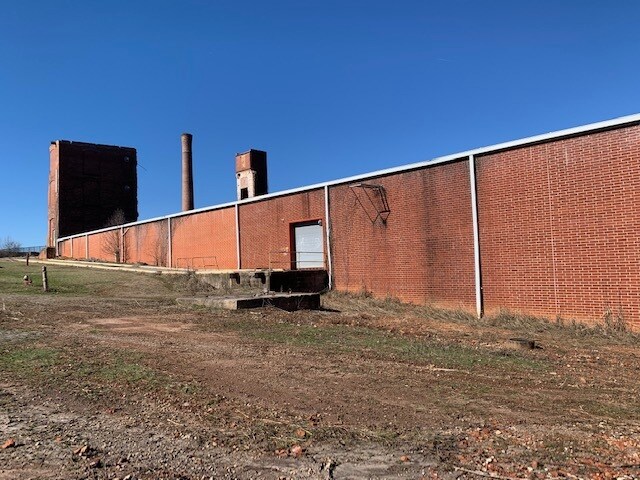 More Photos Of 203 Woodrow St, Pickens Industrial For Sale