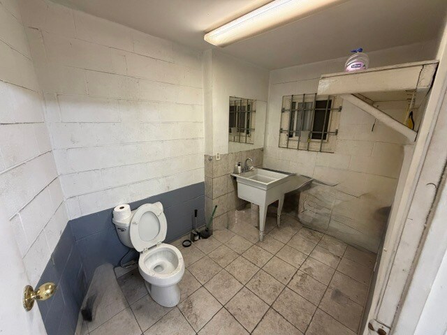 More Photos Of 2814 N San Fernando Blvd, Burbank Auto Repair For Lease