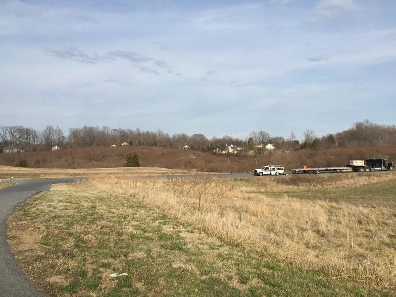 More Photos Of 7615 Meadow Run Ln, Owings Land For Lease