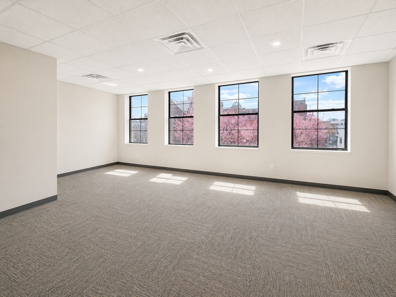 More Photos Of 286-300 Main St, Hackensack Storefront Retail Office For Lease