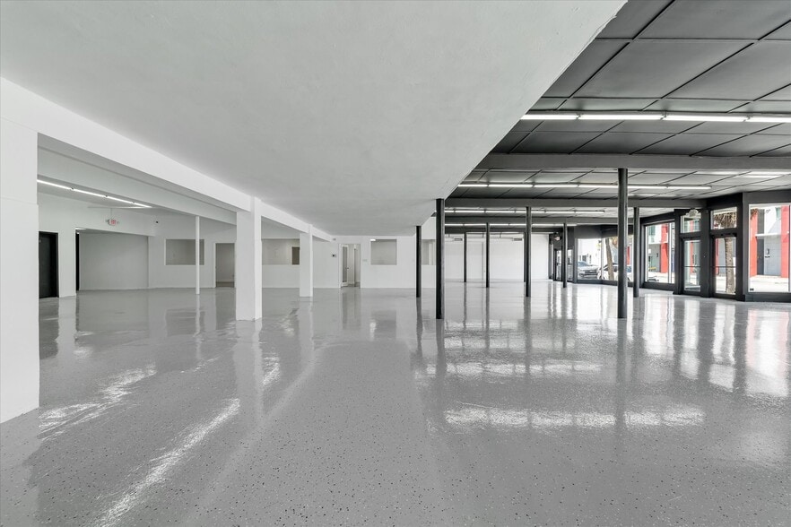 More Photos Of 1500 NW 36th St, Miami Storefront Retail Office For Lease