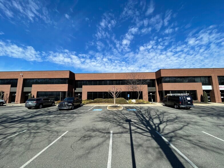 More Photos Of 8700-8730 Morrissette Dr, Springfield Flex For Lease