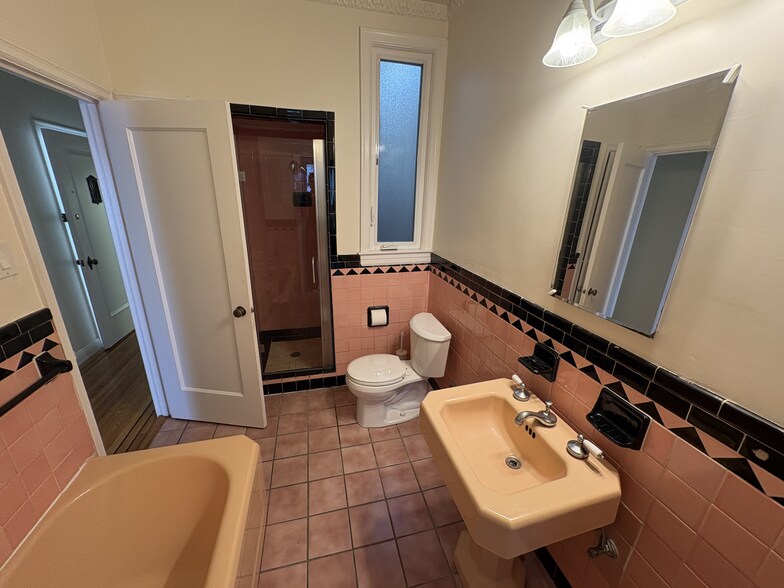 More Photos Of 1414 Taraval St, San Francisco Apartments For Sale