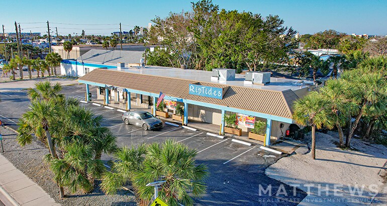 Primary Photo Of 7612 Blind Pass Rd, Saint Petersburg Restaurant For Sale