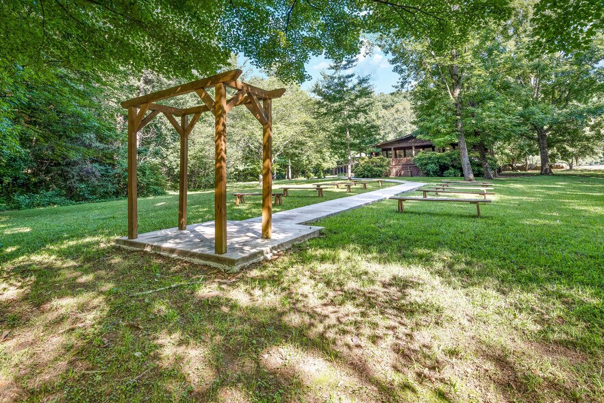 More Photos Of 10360 AL-227, Albertville Specialty For Sale