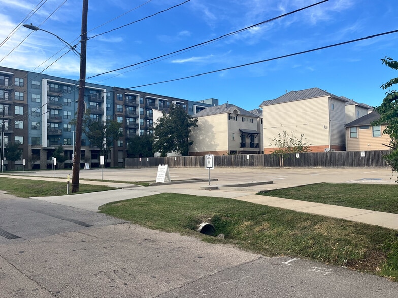 More Photos Of 5316 Washington Ave, Houston Bar For Lease