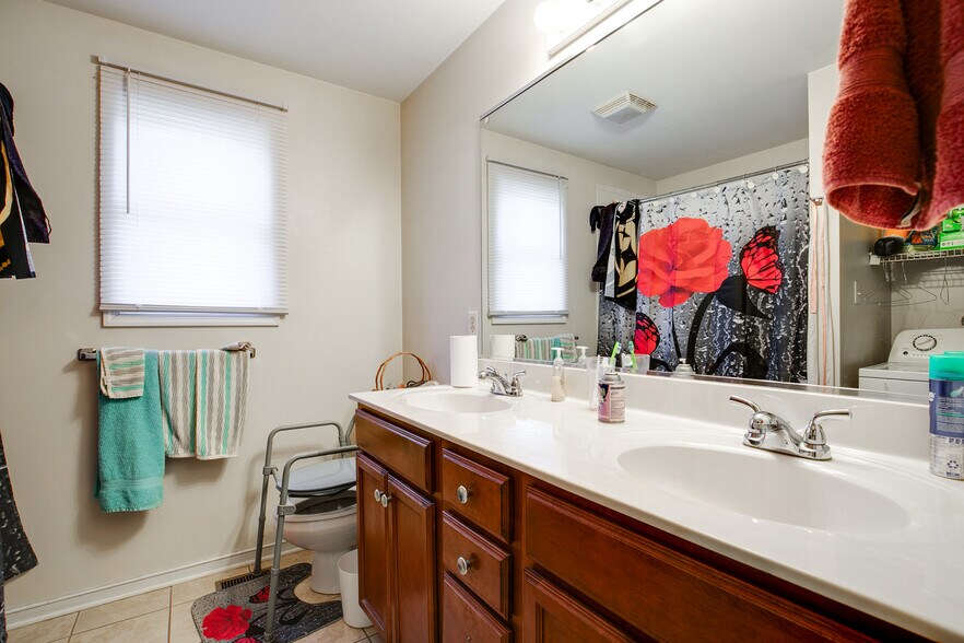 More Photos Of 2308 5th Ave, Richmond Apartments For Sale