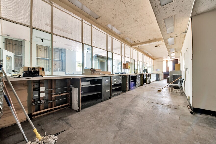 More Photos Of 9137 Linwood St, Detroit Specialty For Sale