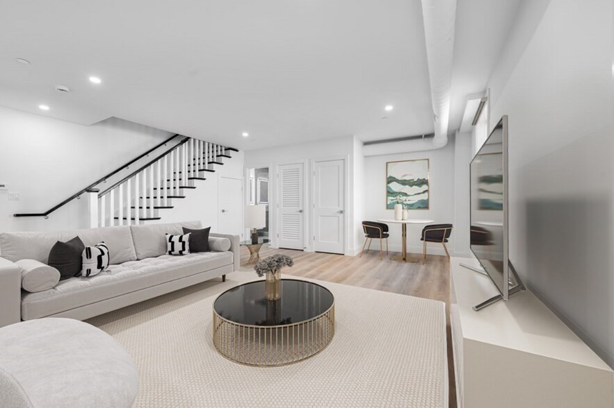 More Photos Of 536 Broadway, Everett Apartments For Sale