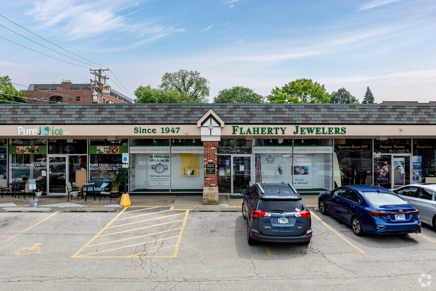 More Photos Of 10-36 S Evergreen Ave, Arlington Heights Unknown For Lease