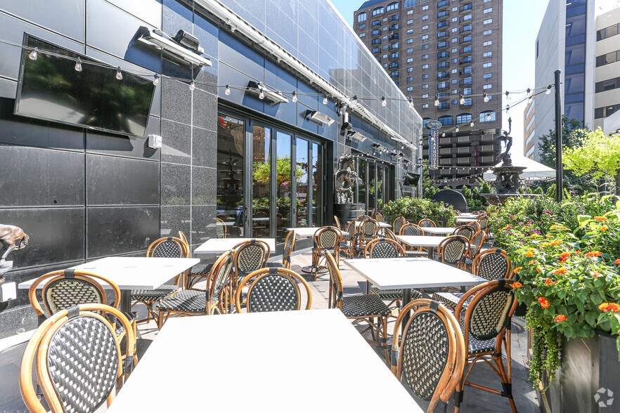 More Photos Of 100 W Main St, Lexington Office For Lease