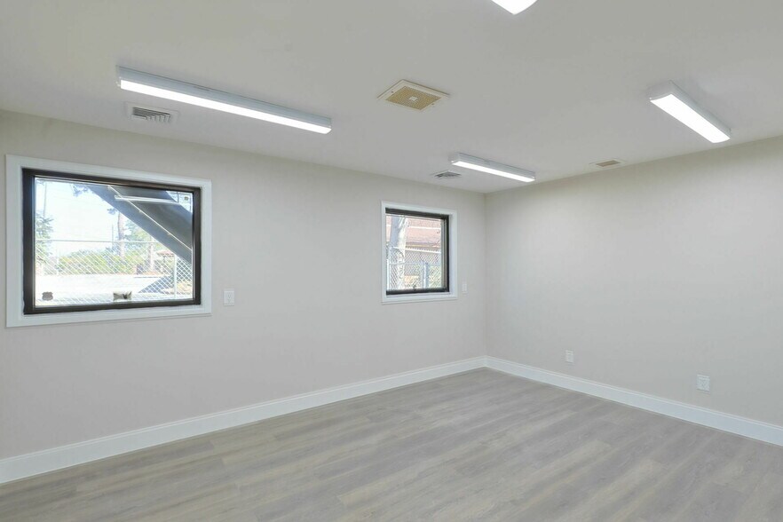 More Photos Of 1906 Warm Springs Rd, Columbus Medical For Sale