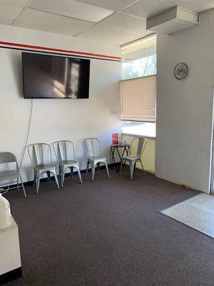 More Photos Of 9230 Florida Blvd, Baton Rouge General Retail For Sale