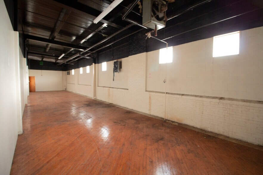 More Photos Of 126 Avenue C, Springfield Manufacturing For Sale