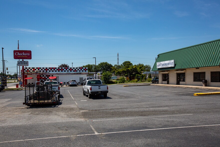 More Photos Of 1505 N Dupont Pky, New Castle Unknown For Lease