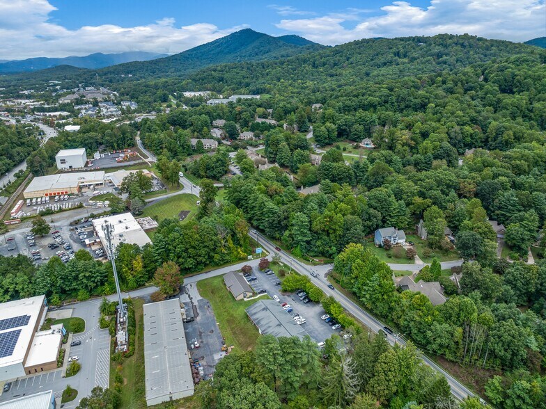 More Photos Of 3179 Sweeten Creek Rd, Asheville General Retail For Lease