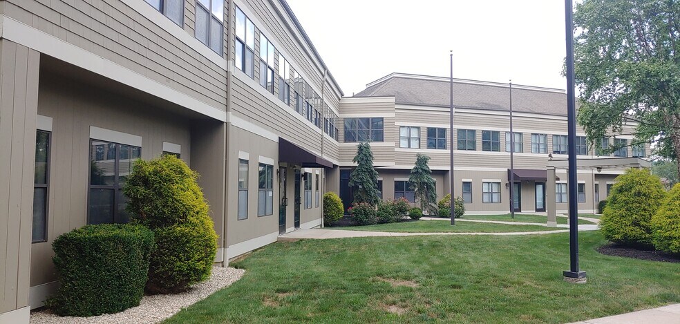 More Photos Of 555 Heritage Rd, Southbury Medical For Lease