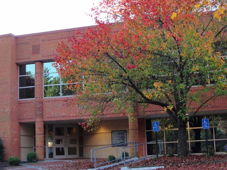 More Photos Of 2800-2840 Electric Rd, Roanoke Office For Lease