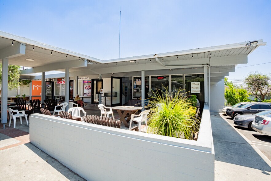 More Photos Of 370 W Sierra Madre Blvd, Sierra Madre Storefront For Lease