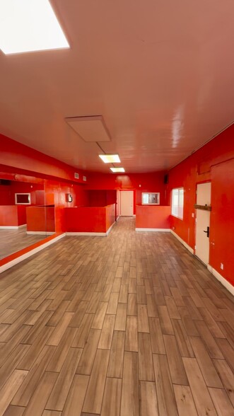 Primary Photo Of 333 W 17th St, Santa Ana Freestanding For Lease