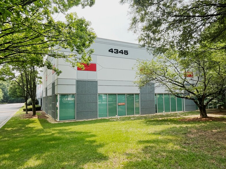 More Photos Of 4345 International Pky, Hapeville Distribution For Lease