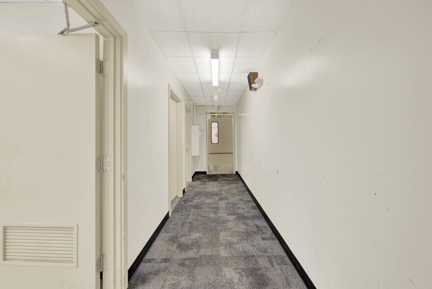 More Photos Of 3340 N Texas St, Fairfield Drugstore For Lease