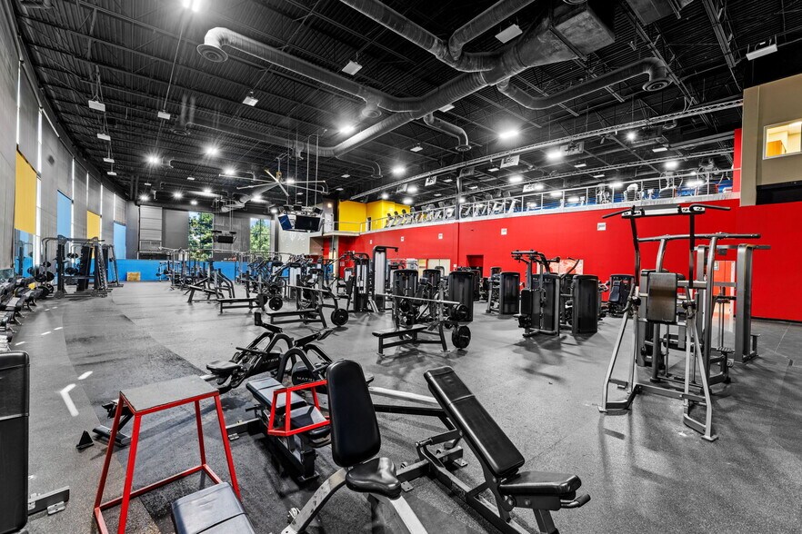 More Photos Of 1900 Del Paso Rd, Sacramento Health Club For Lease