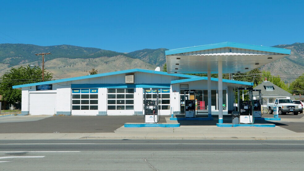Primary Photo Of 1600 N Carson St, Carson City Service Station For Sale