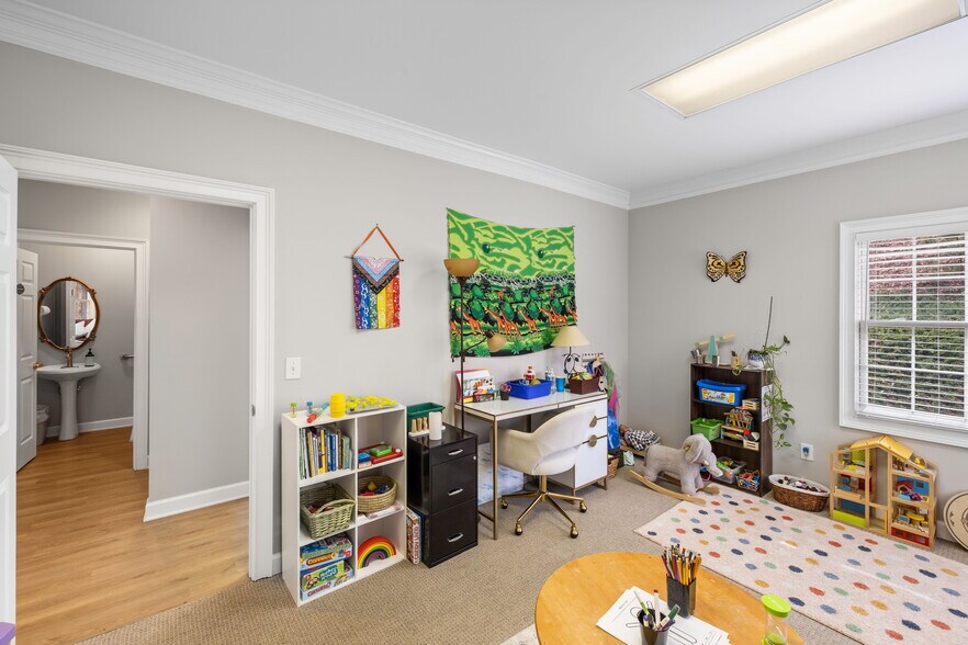 More Photos Of 555 Sun Valley Dr, Roswell Office For Lease