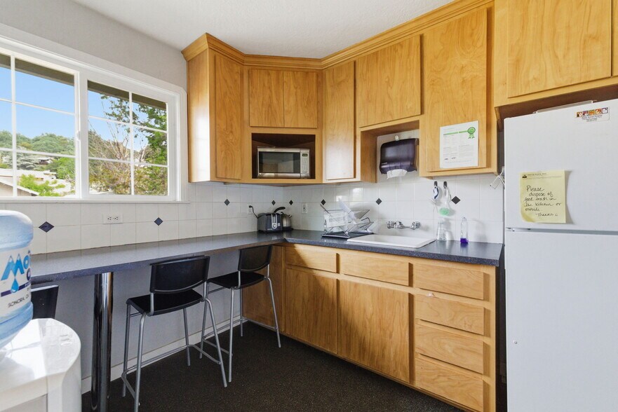 More Photos Of 137 S Shepherd St, Sonora Flex For Sale