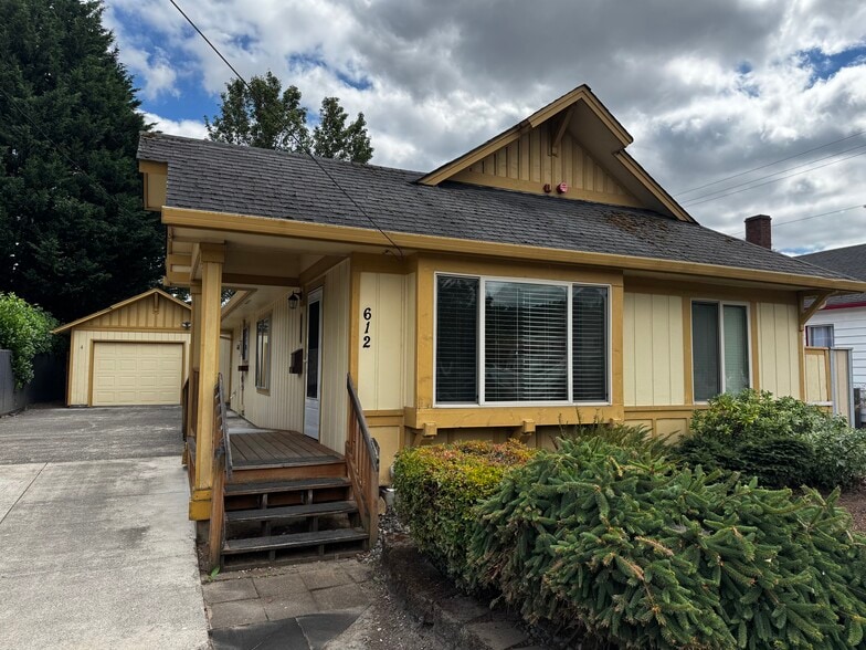 Primary Photo Of 612 NE 2nd Ave, Camas Office Residential For Sale