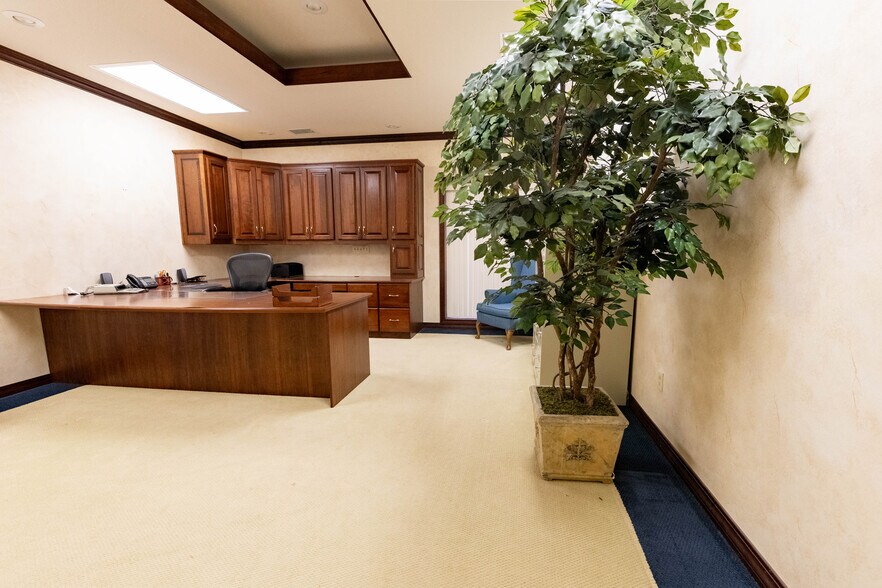 More Photos Of 4132 Elida Rd, Lima Medical For Sale