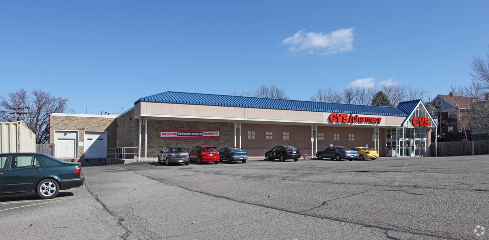 More Photos Of 5229 Montgomery Rd, Cincinnati Freestanding For Lease