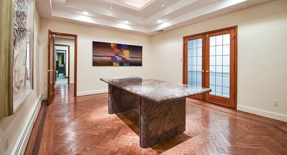 More Photos Of 8404 Georgia Ave, Silver Spring Office For Sale