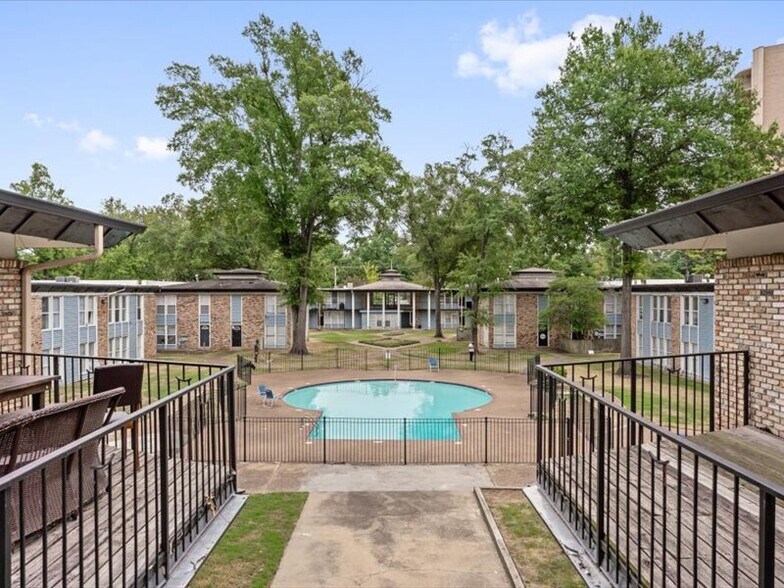 More Photos Of , Memphis Multifamily For Sale