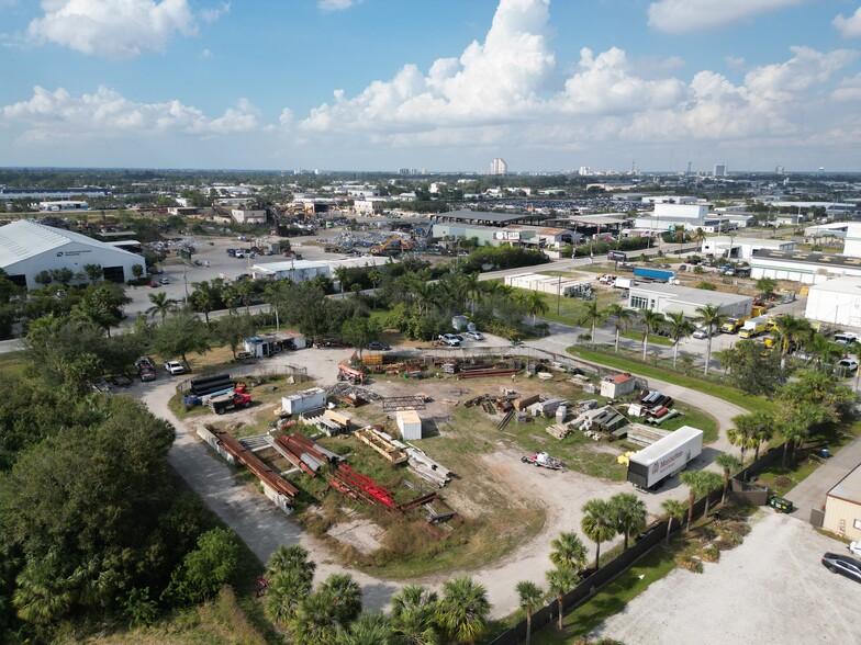 Primary Photo Of 3401 Old Metro Pky, Fort Myers Industrial For Lease