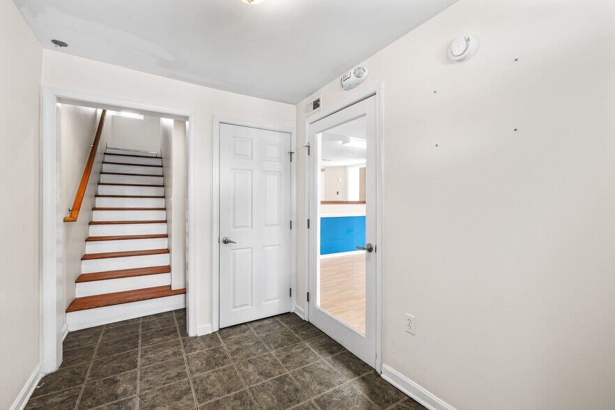 More Photos Of 410 Main St, Reisterstown Medical For Lease