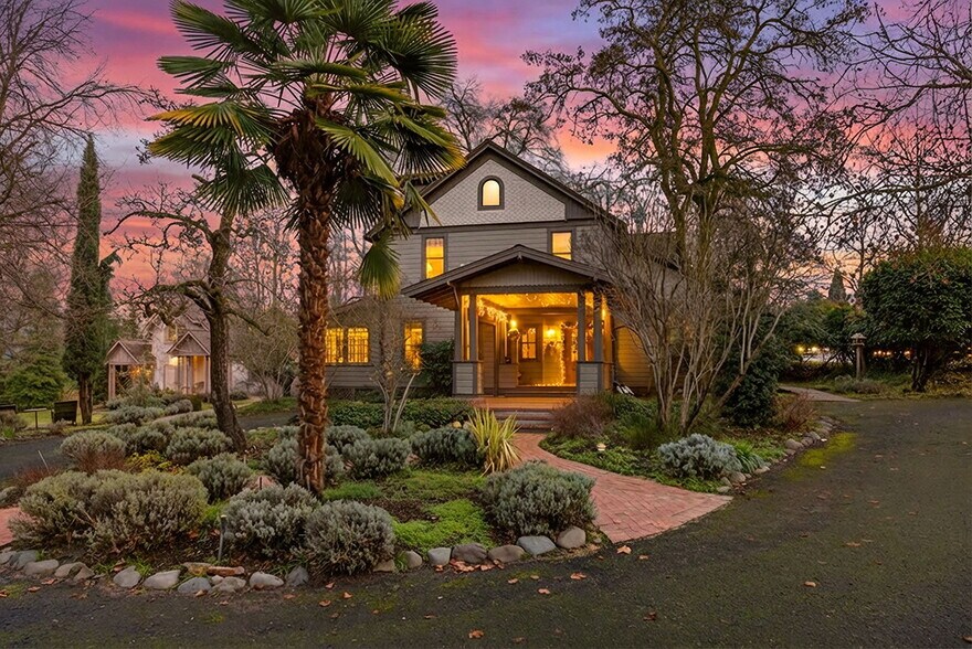 Primary Photo Of 668 N Main St, Ashland Hospitality For Sale