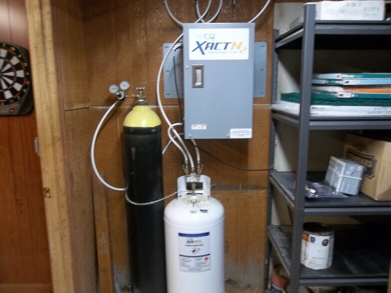 More Photos Of 3801 S Santa Fe Ave, Chanute Bar For Sale