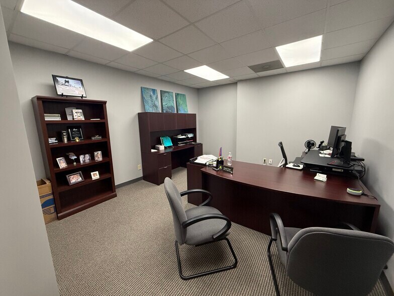 More Photos Of 255 NW Blue Pky, Lee's Summit Office For Lease