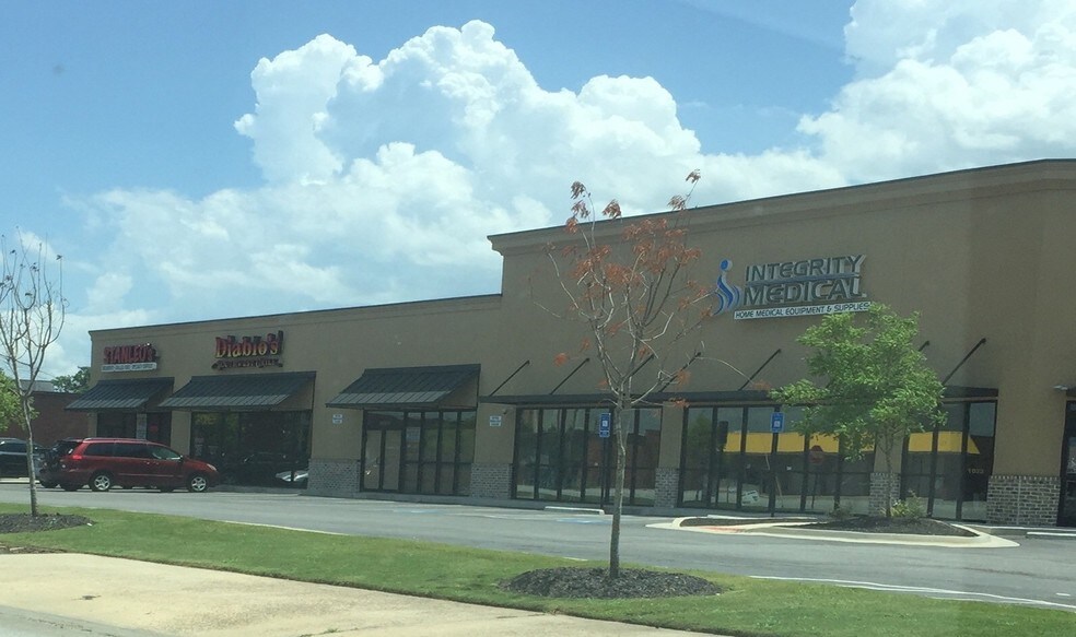 More Photos Of 1022 Walton Way, Augusta General Retail For Lease